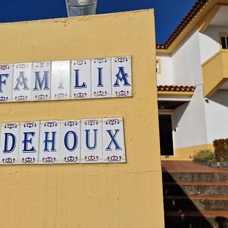 Villa Familia Dehoux Camacha  Eksteriør billede
